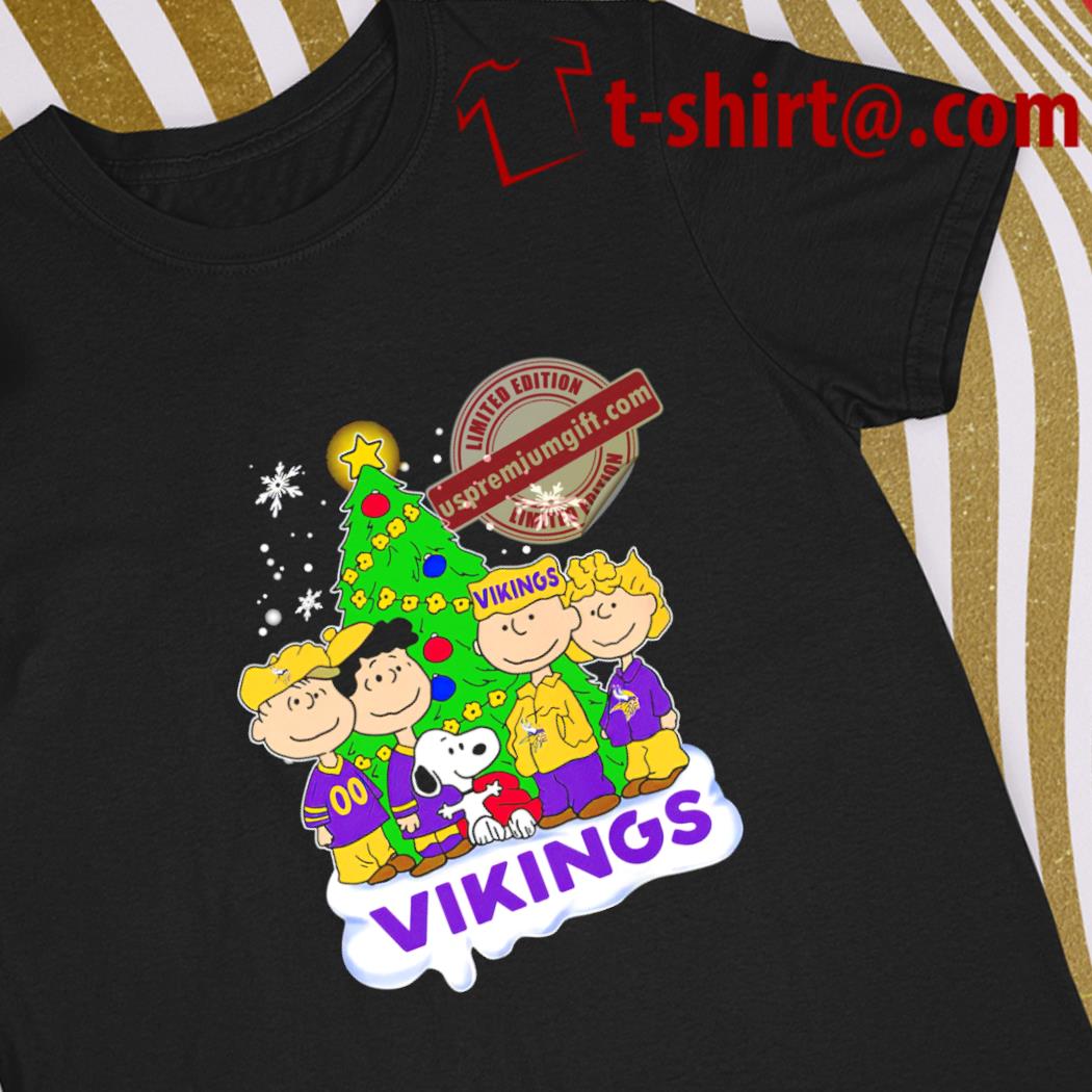 Official happy Merry Christmas Peanuts Christmas tree Minnesota Vikings football logo gift shirt