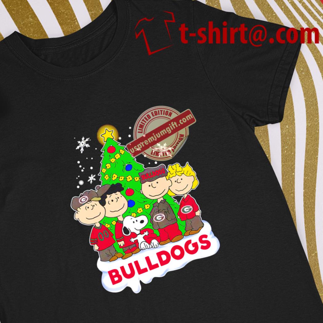 Original happy Merry Christmas Peanuts Christmas tree Georgia Bulldogs football logo gift shirt