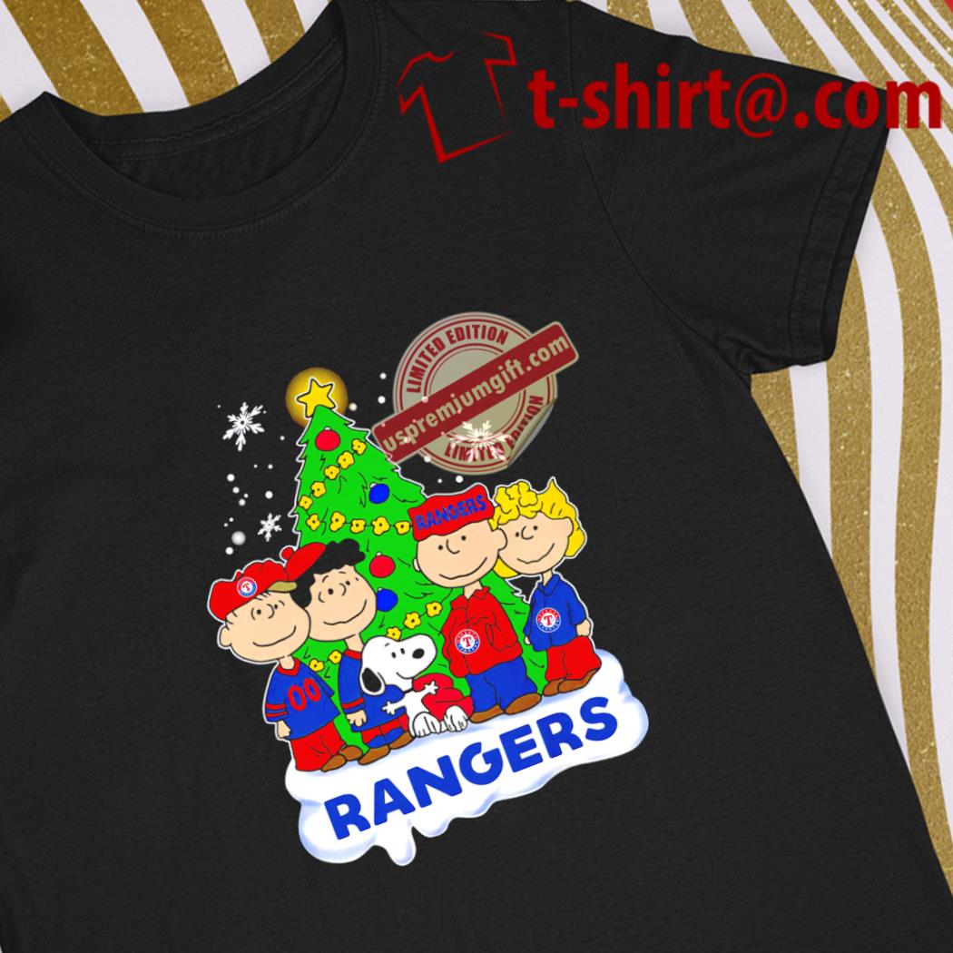 Top happy Merry Christmas Peanuts Christmas tree Texas Rangers football logo gift shirt